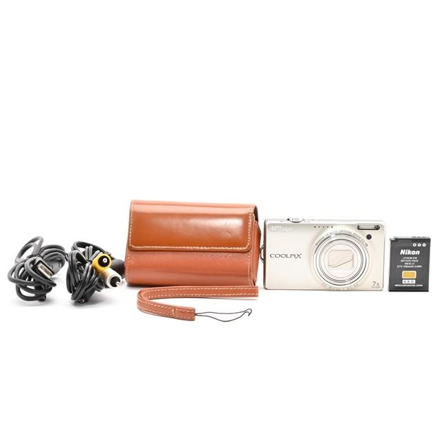 美品＞ Nikon デジタルカメラ COOLPIX (クールピクス) S6000