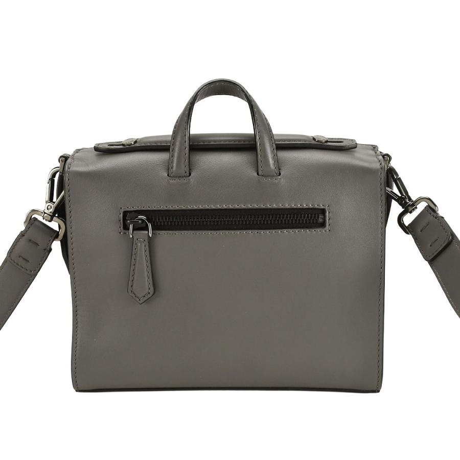 FENDI グレーレザーショルダーバッグ FENDI グレー レザー ショルダーバッグ