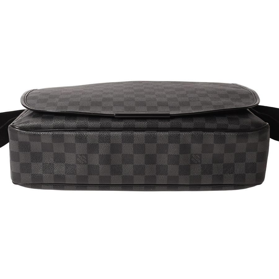 ルイヴィトン ダミエグラフィット　ショルダーバッグ ダニエルGM　ブラック LOUIS VUITTON 【新品同様】ルイヴィトン ダミエグラフィット