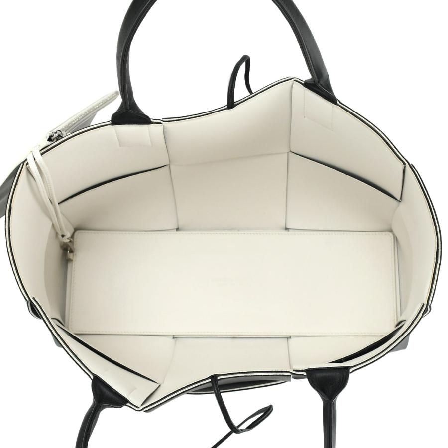 ボッテガヴェネタ BOTTEGA VENETA マキシイントレチャート ミディアム アルコ トートバッグ ブラック ホワイト 黒 白 ポーチ付き ハンドバッグ 609175 | BOTTEGA VENETA | 05