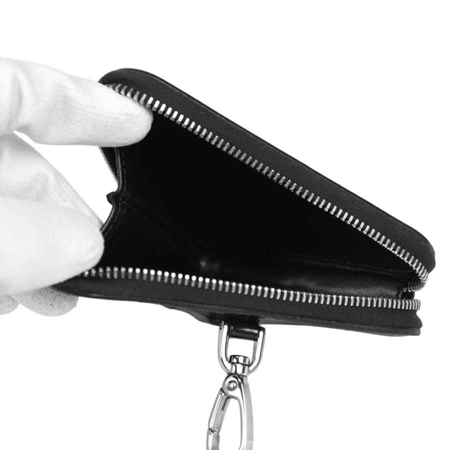 PRADA（プラダ） トライアングルロゴ ミニポーチ キーホルダー コイン