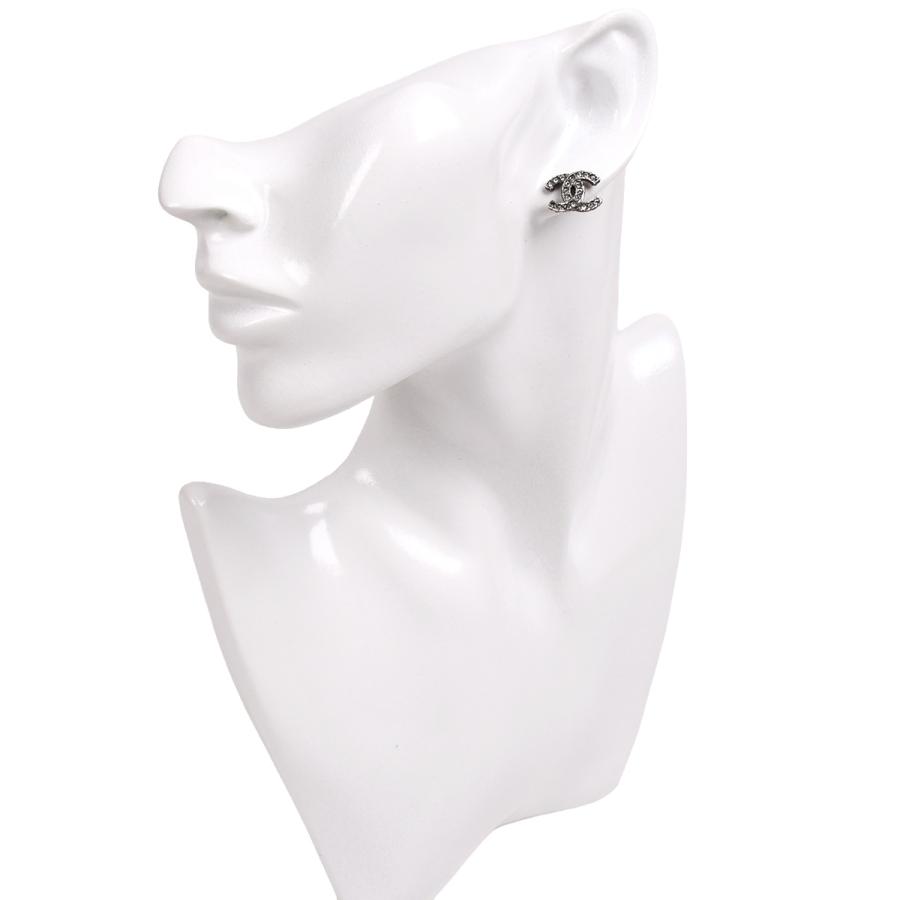 CHANEL CCロゴ ラインストーン　シルバー　スタッドピアス CHANEL（シャネル） スタッド ピアス ココマーク CC アクセサリー 小物