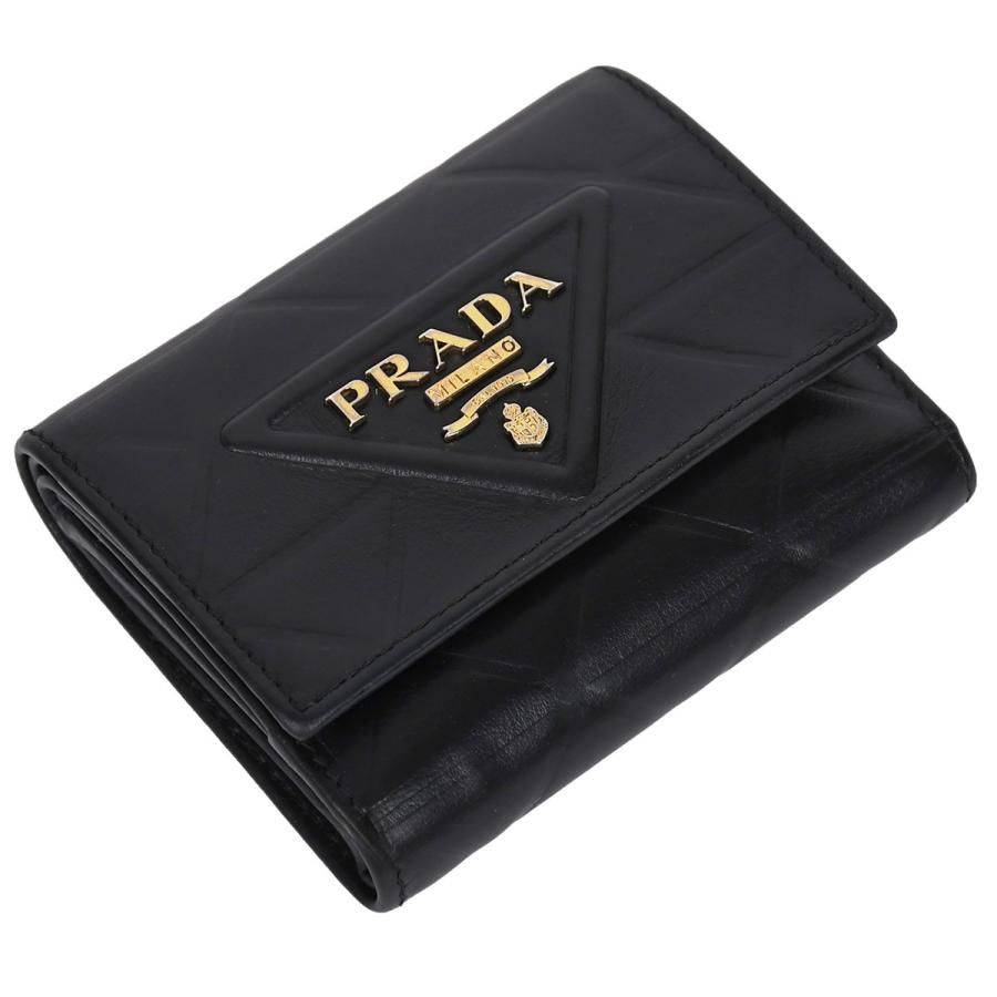プラダ　PRADA 財布　三つ折り財布　レザー　ブラック　トライアングル PRADA（プラダ） トライアングル メタルロゴ 三つ折り 財布 コンパクト