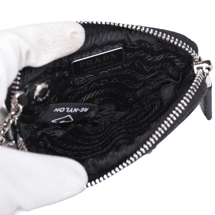 PRADA（プラダ） PRADA Re-Nylon トライアングルロゴ ミニポーチ