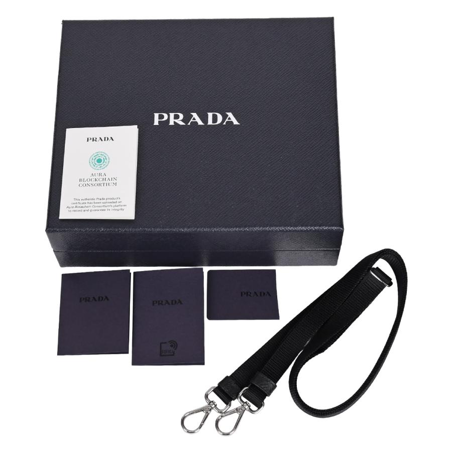 PRADA（プラダ） トライアングルロゴ ショルダーバッグ リナイロン