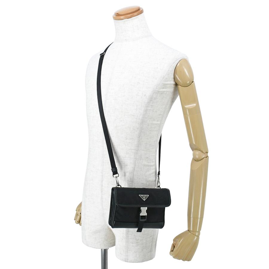 PRADA（プラダ） トライアングルロゴ ショルダーバッグ リナイロン