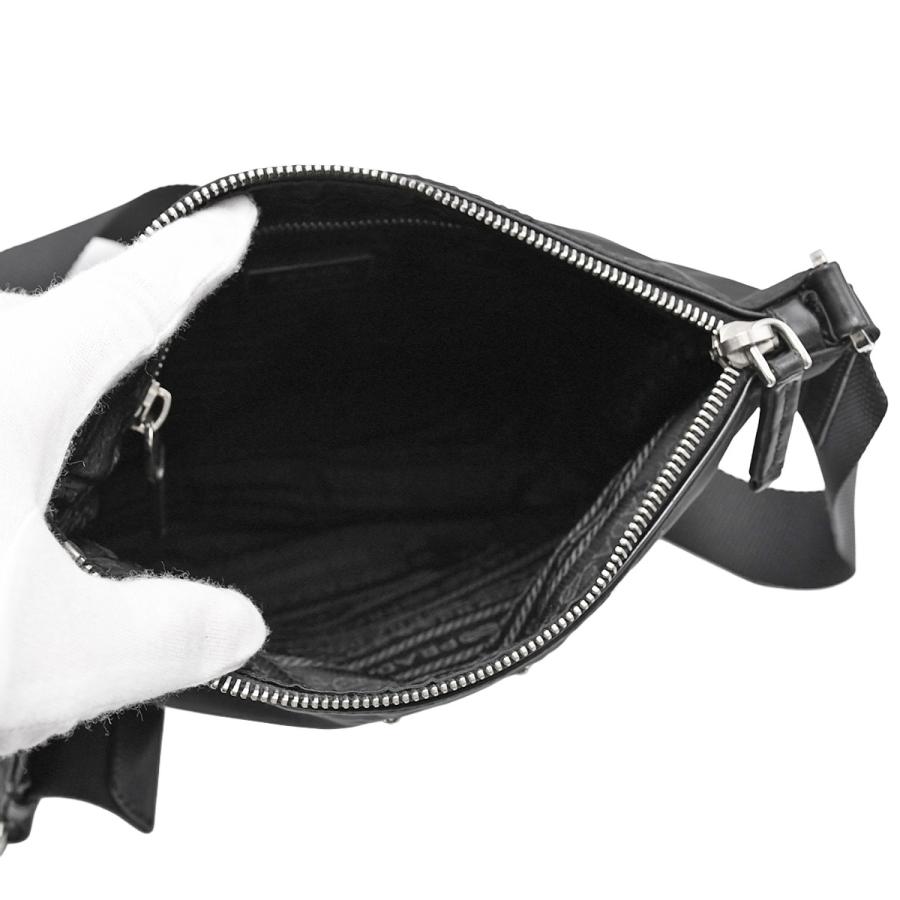 PRADA（プラダ） トライアングルロゴ ショルダーバッグ クロスボディ