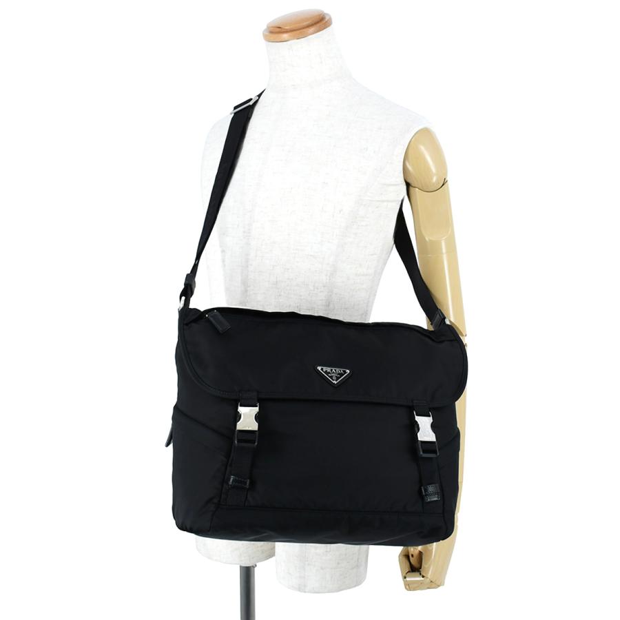 PRADA（プラダ） PRADA Re-Nylon トライアングルロゴ ショルダーバッグ