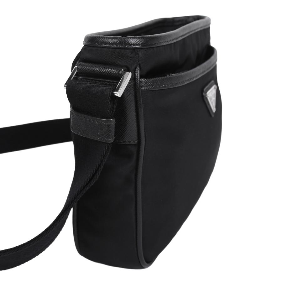 PRADA（プラダ） トライアングルロゴ ショルダーバッグ 斜め掛け
