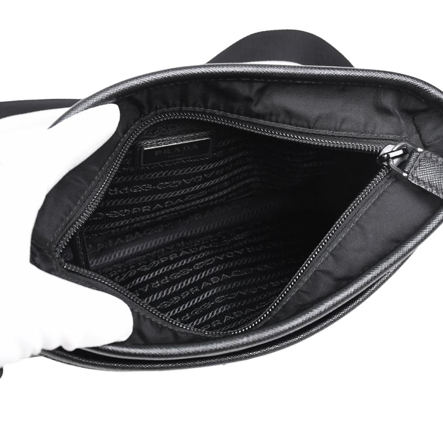 PRADA（プラダ） トライアングルロゴ ショルダーバッグ 斜め掛け