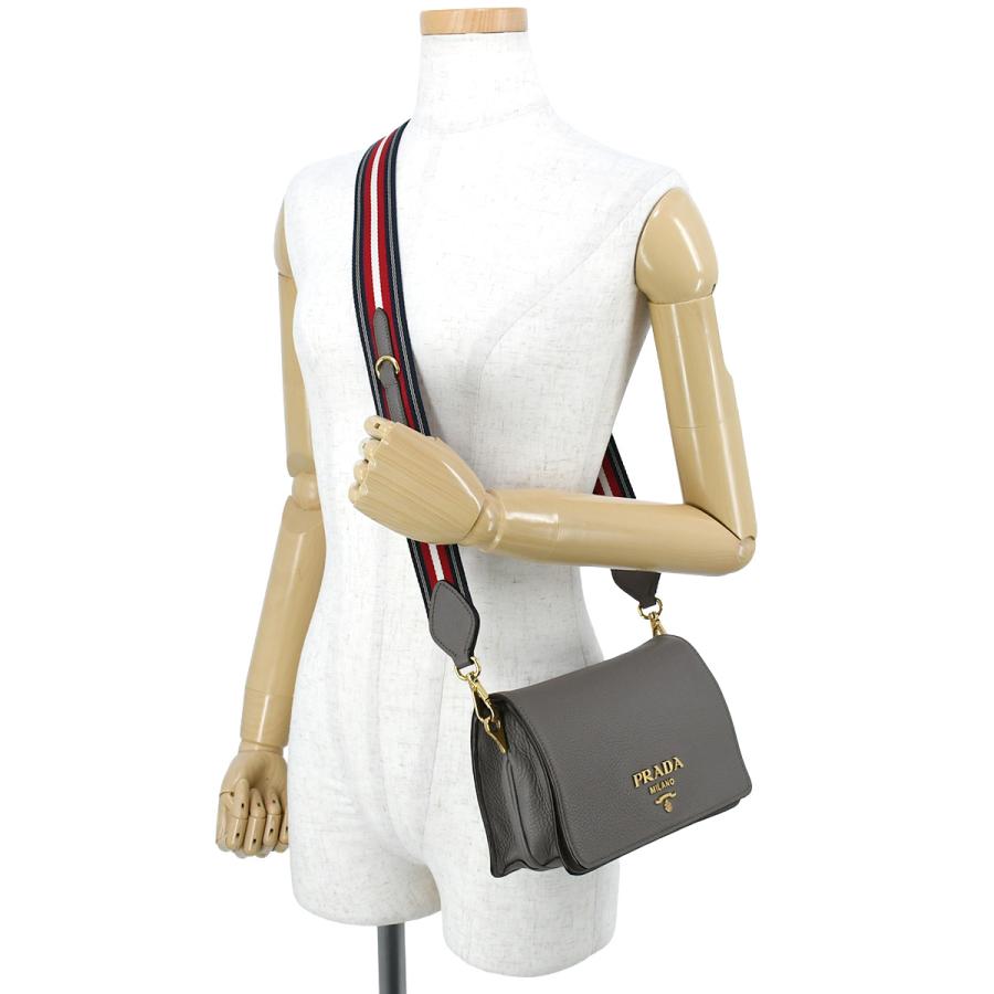 PRADA（プラダ） ロゴ ショルダーバッグ クロスボディ 斜め掛け ヴィッ