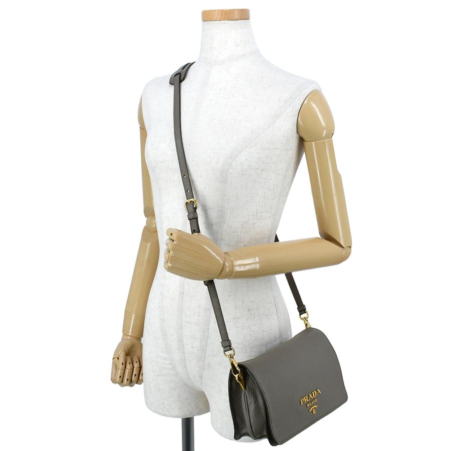 PRADA（プラダ） ロゴ ショルダーバッグ クロスボディ 斜め掛け ヴィッ