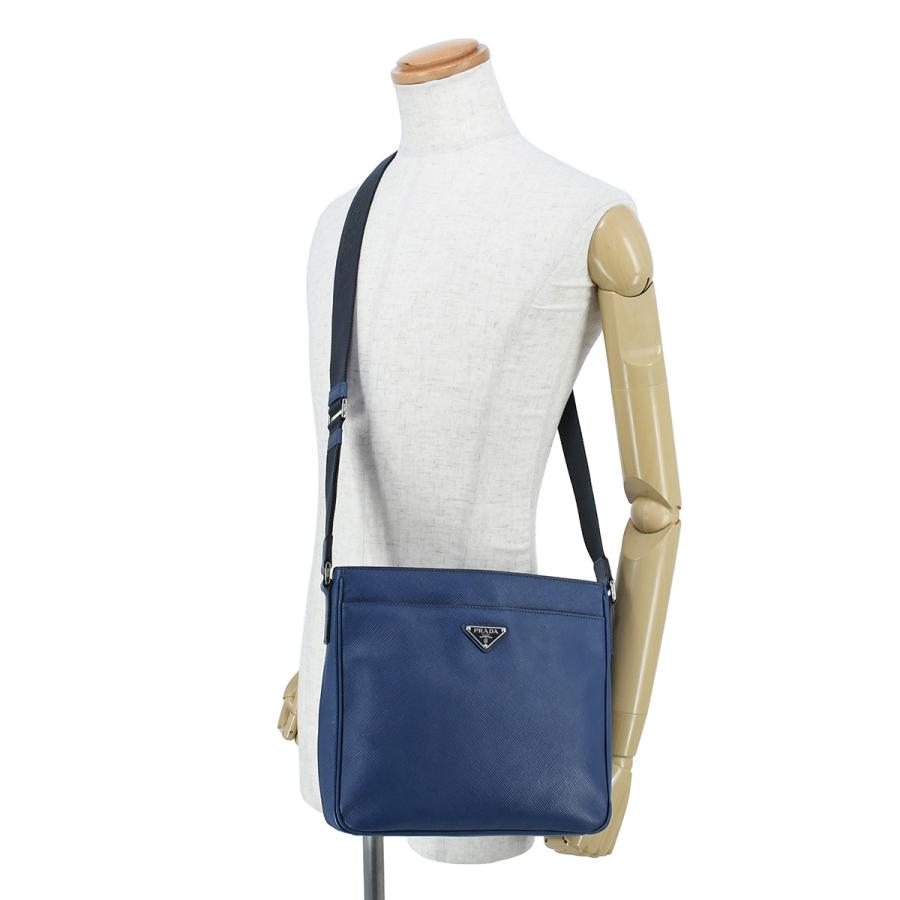 PRADA（プラダ） トライアングルロゴ サフィアーノ ショルダーバッグ