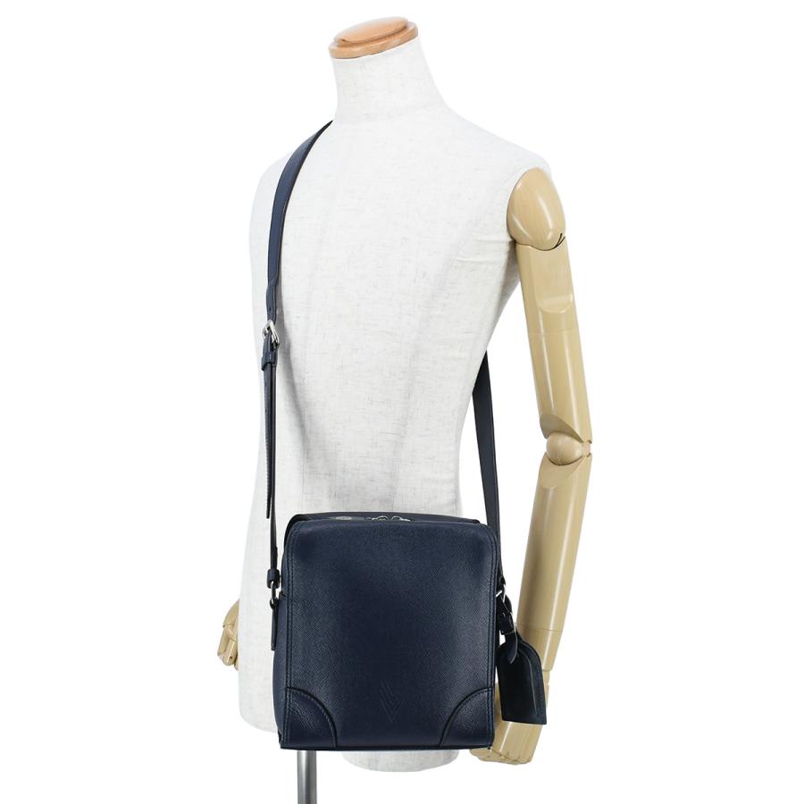 LOUIS VUITTON（ルイ・ヴィトン） タイガ ニコライ メッセンジャー PM