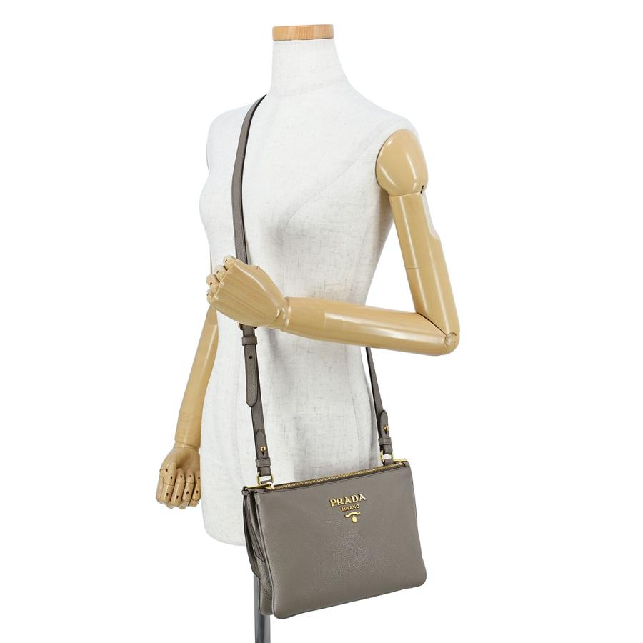 今58 PRADA プラダ ショルダーバッグ サコッシュ ベージュ 汚れあり PRADA（プラダ） メタルロゴ ショルダーバッグ クロスボディバッグ