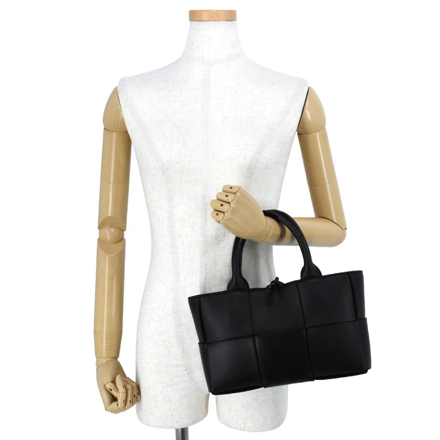 BOTTEGA VENETA（ボッテガ・ヴェネタ） マキシ イントレチャート ミニ