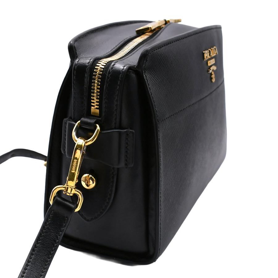 PRADA（プラダ） メタルロゴ ショルダーバッグ クロスボディバッグ