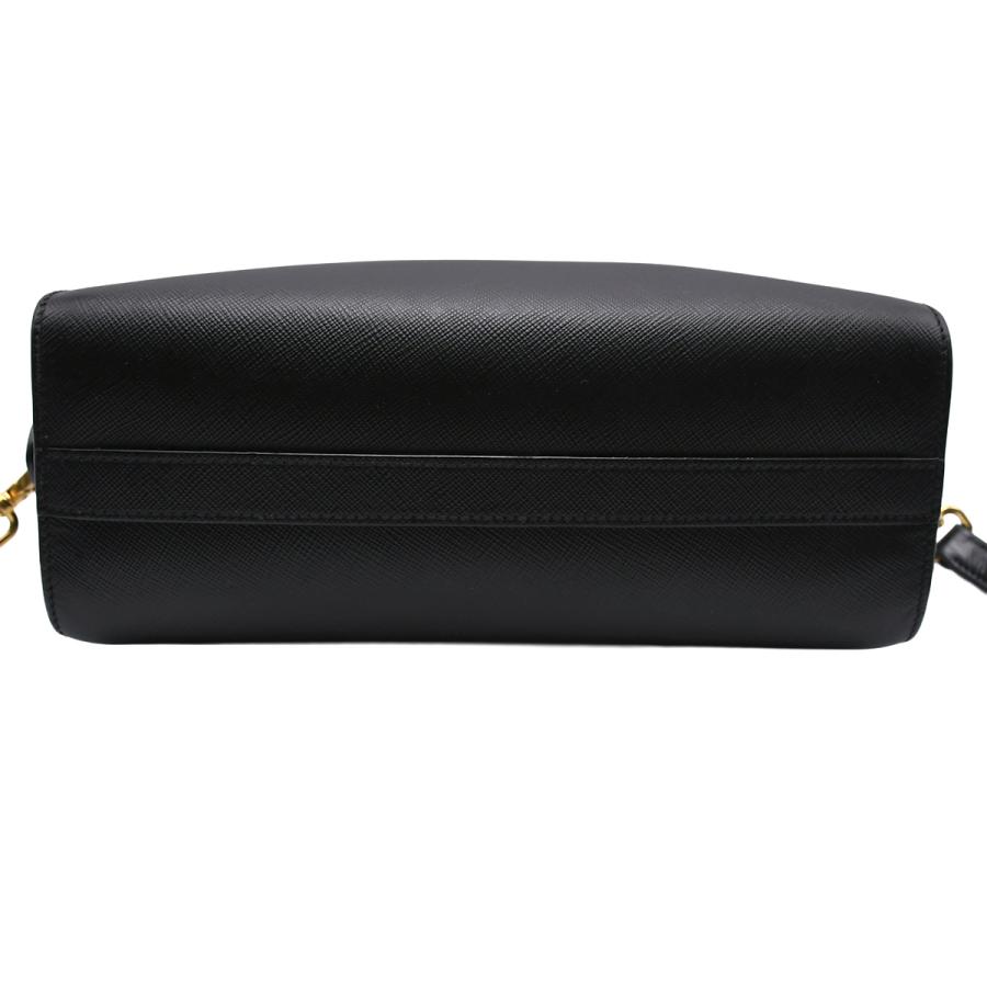 プラダ ショルダーバッグ メタルロゴ ゴールド金具 リボン オールレザー PRADA（プラダ） メタルロゴ ショルダーバッグ クロスボディバッグ