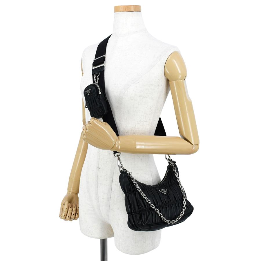 PRADA（プラダ） PRADA Re-Edition 2005 トライングルロゴ ショルダー
