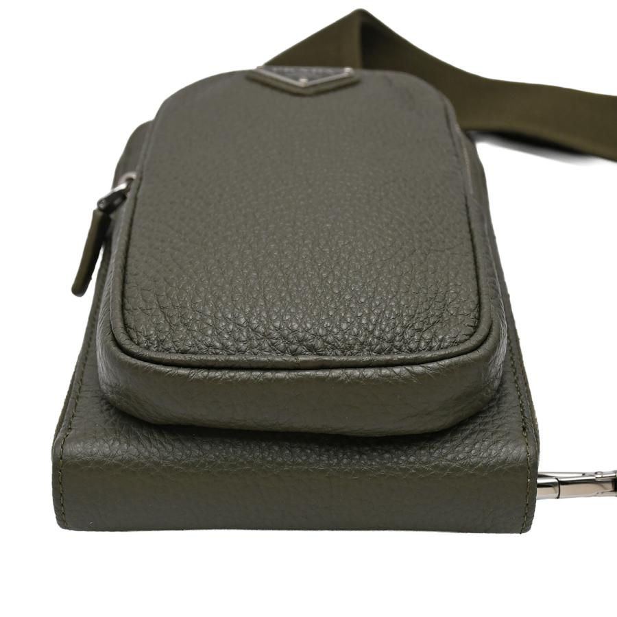 PRADA（プラダ） トライアングルロゴ スマートフォンケース ボディ