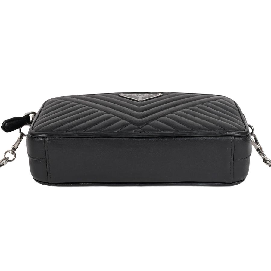 PRADA（プラダ） トライアングルロゴ チェーンウォレット チェーン