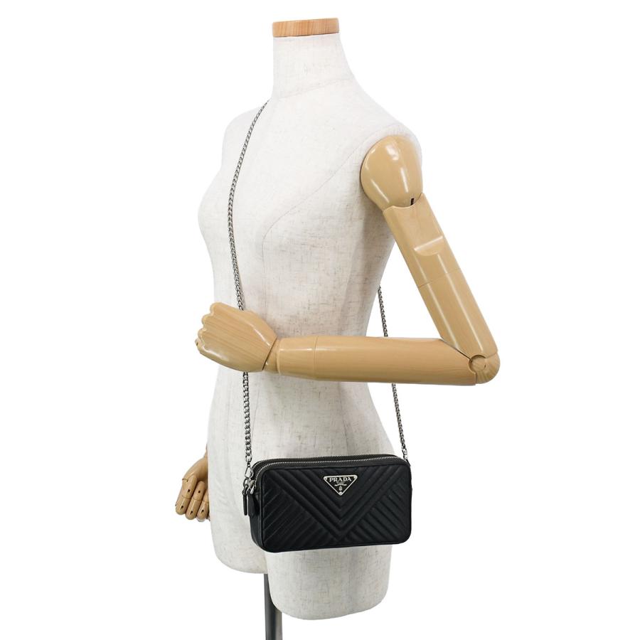 PRADA（プラダ） トライアングルロゴ チェーンウォレット チェーン
