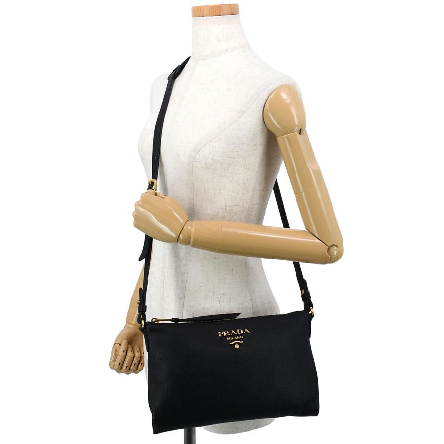 PRADA（プラダ） ロゴ金具 ショルダーバッグ クロスボディ 斜め掛け