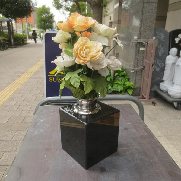 墓石 花立 花瓶 黒御影石 ステンレス 花筒 ペット墓にも 工事 墓石 花立 花瓶 黒御影石 ステンレス 花筒 ペット墓にも 工事