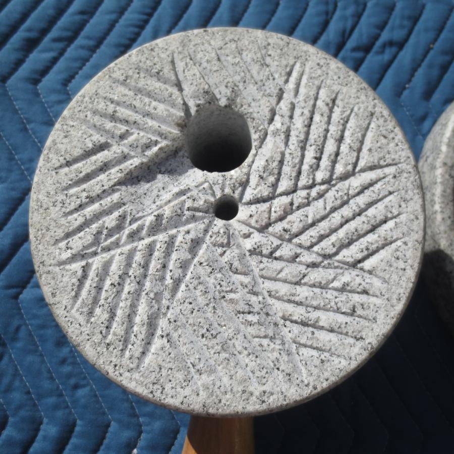 石臼 (いしうす) ひき臼 (ひきうす)御影石 20型 みかげ石 石臼 (いしうす) ひき臼 (ひきうす)御影石 20型 みかげ石