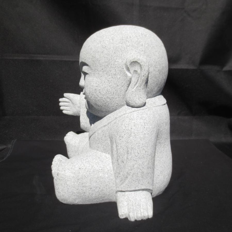 童の祈り(石の手彫り)