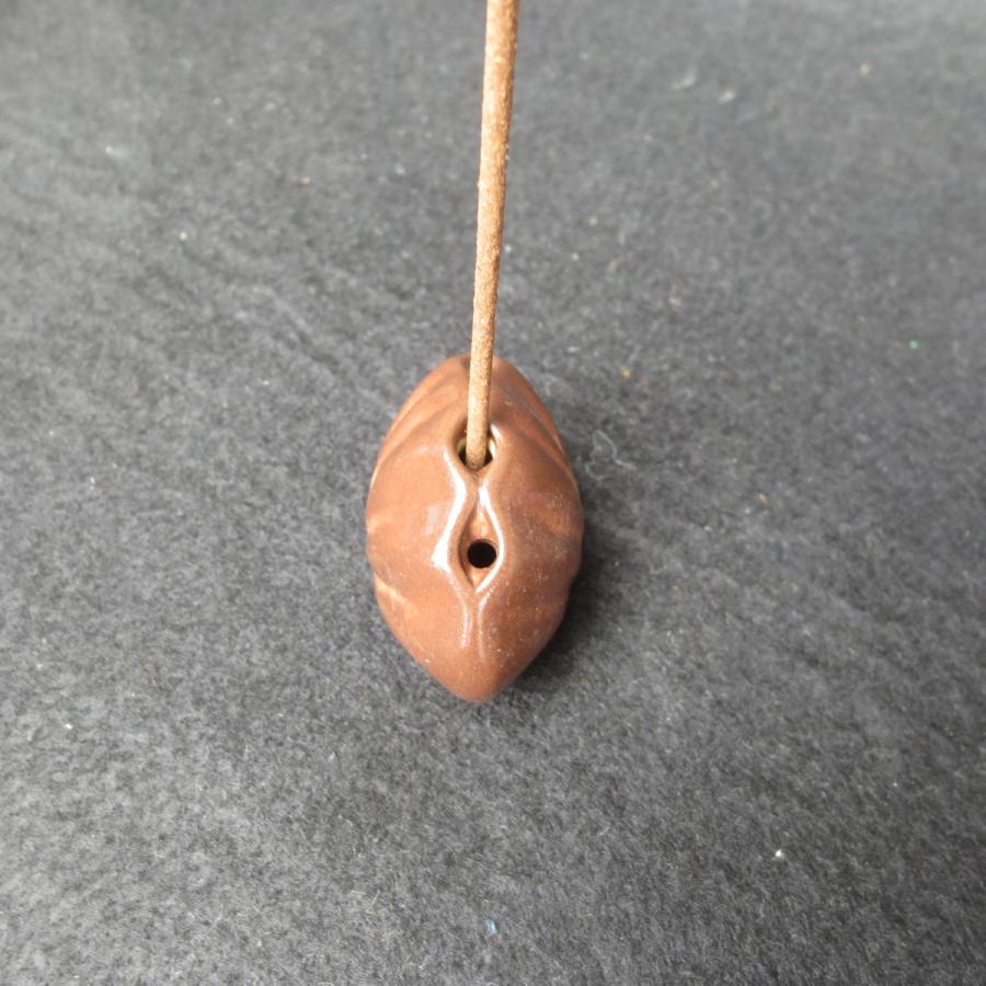 貝殻型 小さいインセンスホルダー シェル お香立て 陶器 おしゃれ 線香立て 線香差し お香皿 線香ホルダー 差し込み式 定形外普通郵便で送料無料 |  | 02