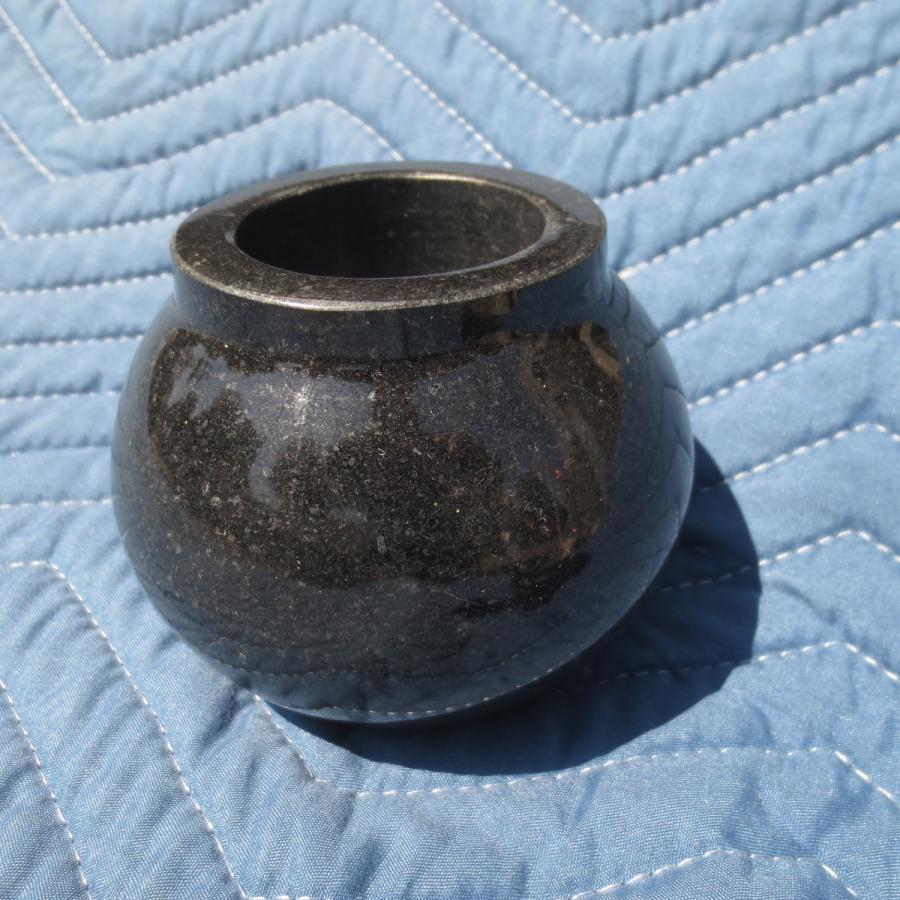 墓 湯呑み 水鉢 茶碗 コップ(みずばち)黒御影石だから倒れない 墓 湯呑み 水鉢 茶碗 コップ(みずばち)黒御影石だから倒れない