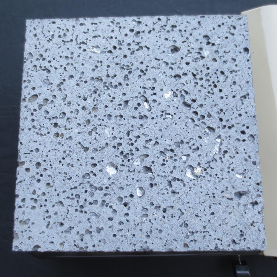 溶岩プレート1枚 21x21x厚み約2cm 気孔あり(約2kg) 溶岩板 石板 平板