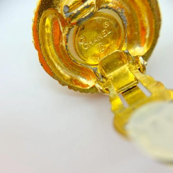 CHANEL ゴールドパールイヤリング【ヴィンテージ品】(片耳用) CHANEL シャネル フェイクパール ボタン 片耳 イヤリング ココ