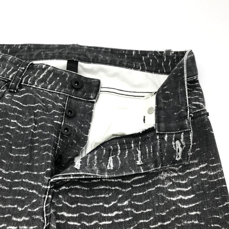 BALENCIAGA（バレンシアガ） デニムパンツ 301832 TIE23 ジーパン 鱗