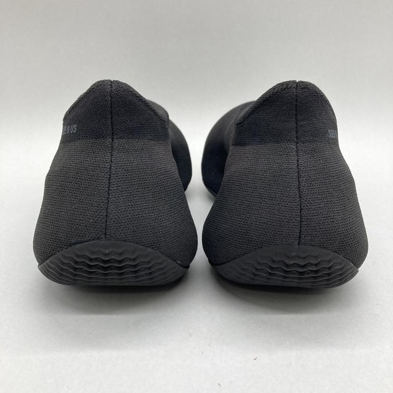 adidas（アディダス） スニーカー YEEZY Knit Runner Fade Onyx IE1663