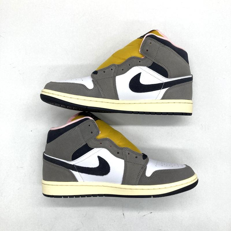NIKE（ナイキ） スニーカー Air Jordan 1 Mid Cave Stone HQ2011-100