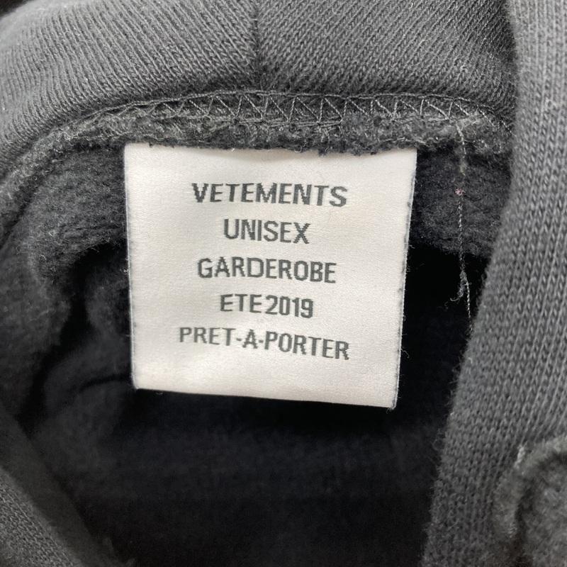 VETEMENTS（ヴェトモン） パーカー フーディー CARTOON HOODIE