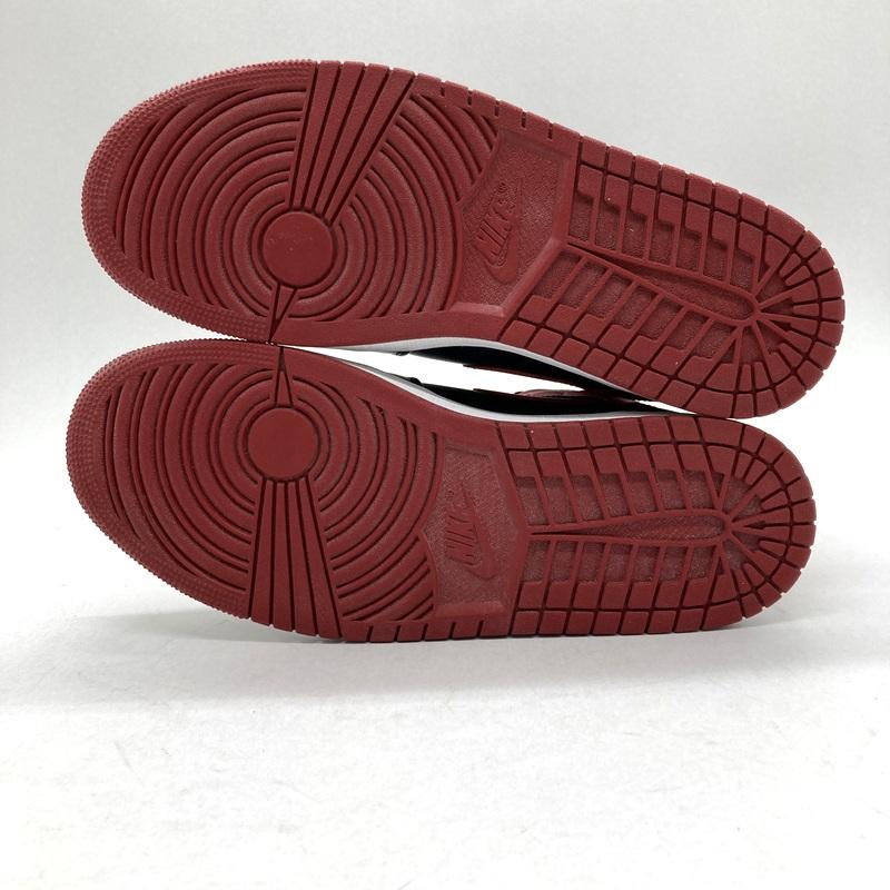 NIKE（ナイキ） スニーカー Air Jordan 1 Mid Bred 554724-074 エア