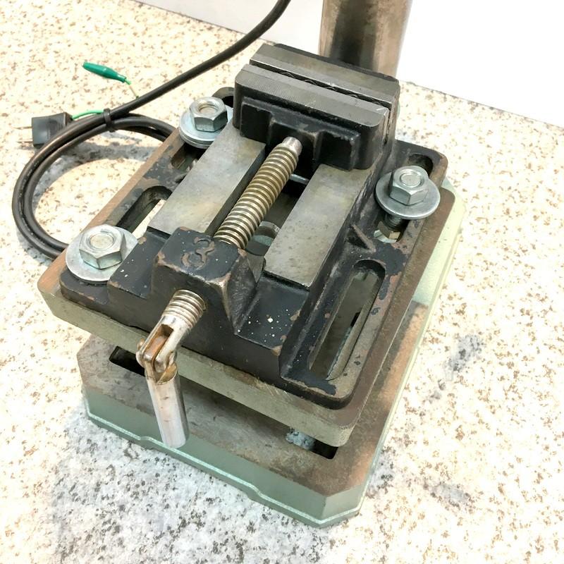 マキタ 卓上ボール盤 TB130 金属 木材 樹脂 穴あけ 鉄工13mm マキタ 卓上ボール盤 TB130 金属 木材 樹脂 穴あけ 鉄工13mm