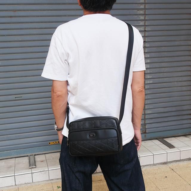 LACOSTE（ラコステ） ミニ ショルダーバッグ モノグラム クロス