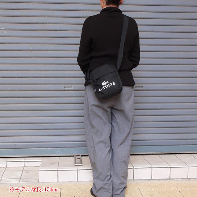 LACOSTE（ラコステ） ミニショルダーバッグ バーティカル カメラ