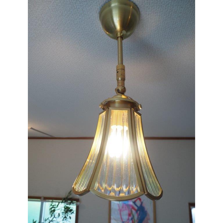 シェードが素敵なランプ Amazon.co.jp: 門柱灯 屋外 防水 照明 外灯 屋外ソーラー防雨