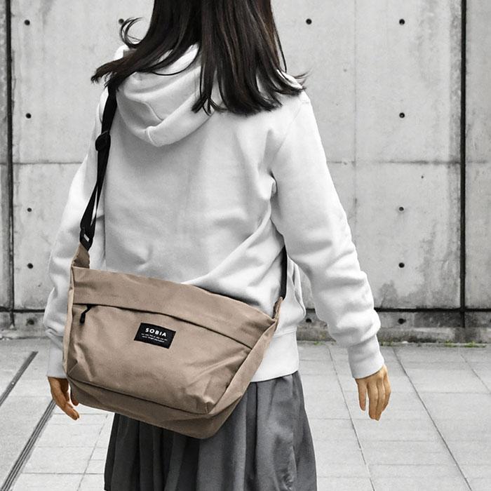 MLB ★ ベーシック ナイロン スポティブ 円形 ショルダーバッグ 撥水 ナイロン 舟形 ラージ ショルダーバッグ 斜めがけバッグ