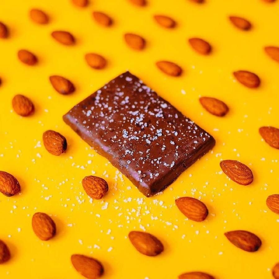 プロテインバー まとめ買い Saltylicious Almond Love チョコレートアーモンド味 Truwomen 50g 1 76oz 12本入り 高温下保管注意 Tu 00643 米国サプリのnatural Harmony 通販 Yahoo ショッピング