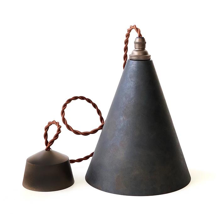 照明器具 FUTAGAMI 真鍮のペンダントランプ 鋳肌・円錐 長 黒ムラ