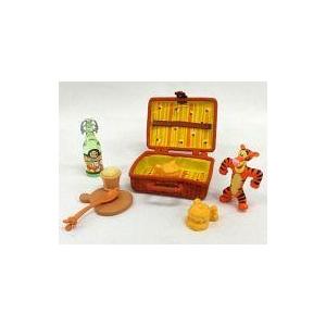 中古食玩 トレーディングフィギュア 4.ピクニックバスケットもどうぞ 「くまのプーさん とろ〜りはちみつCafe」