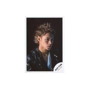 中古生写真(ジャニーズ) KAT-TUN/上田竜也/バストアップ・衣装黒白・体やや右向き/「KAT-TUN LIVE 2018 UNION」パンフ＆グッ | 