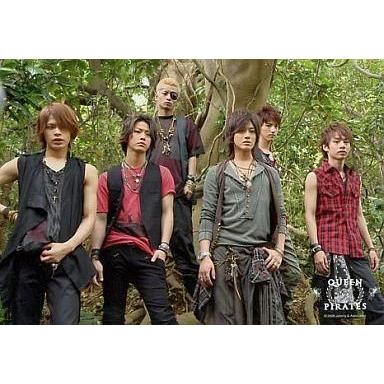 中古生写真(ジャニーズ) KAT-TUN/集合(6人)/横型・膝上・衣装黒