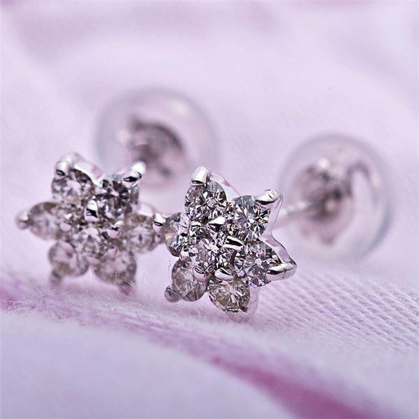 新品未使用！ ダイヤモンド ピアス 0.3ct K18 ホワイトゴールド 0.3カラット 花 フラワーモチーフ ピアス 鑑別カード付き 【L6847325446】(24827円)